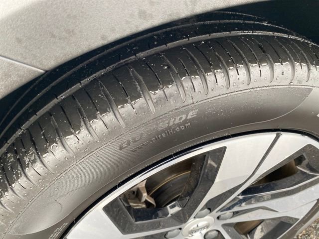 Used 2025 Volvo V60 B5 Cross Country Plus image 23