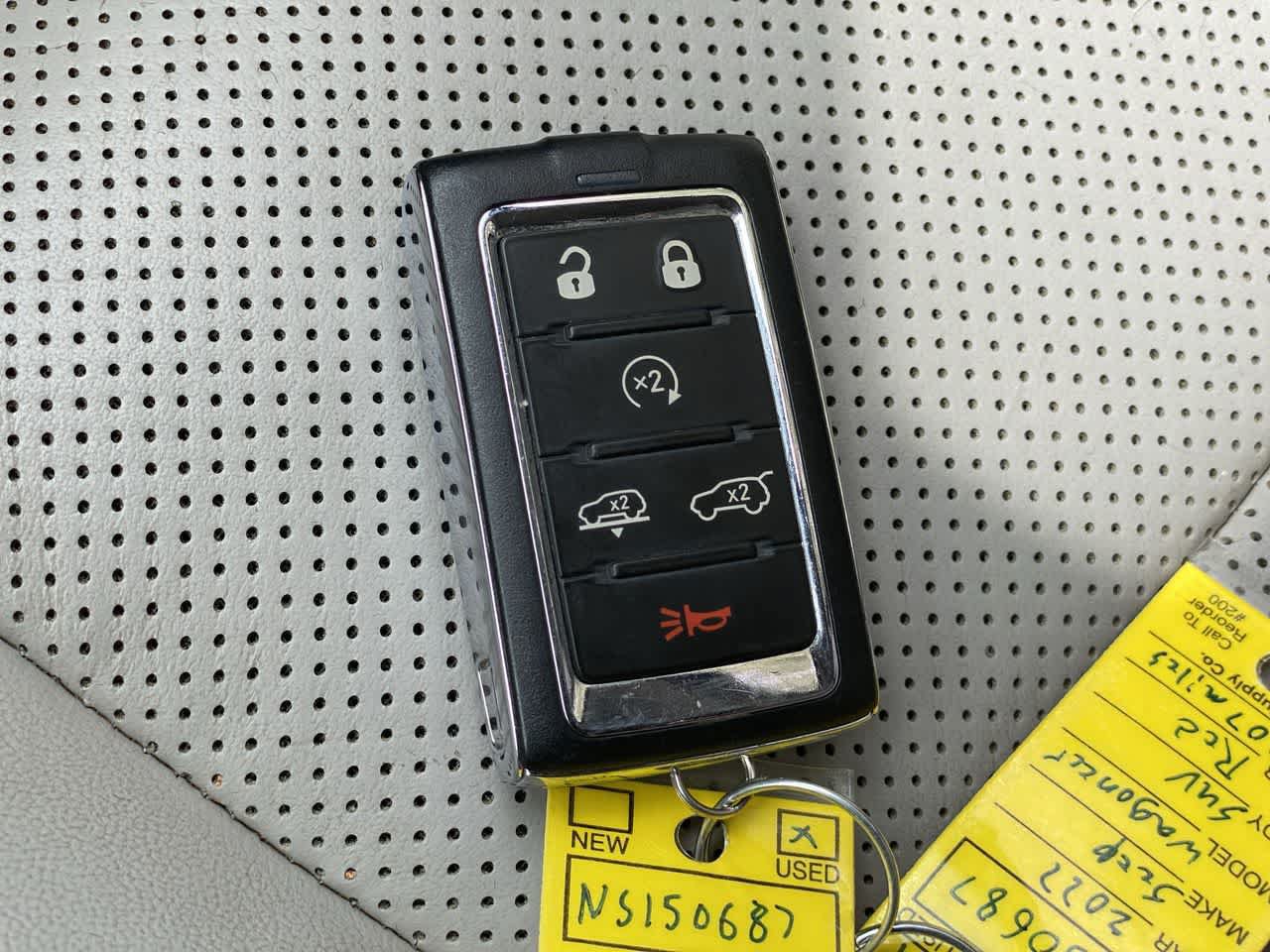 Used 2022 Jeep Wagoneer Series III w/ Premium Group I AWD/4WD image 27