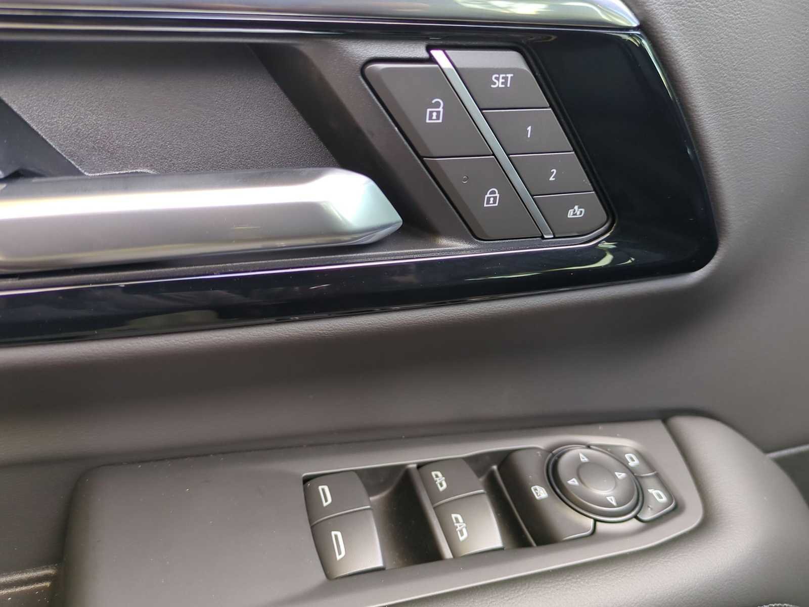 New 2026 Chevrolet Suburban LT RWD image 11