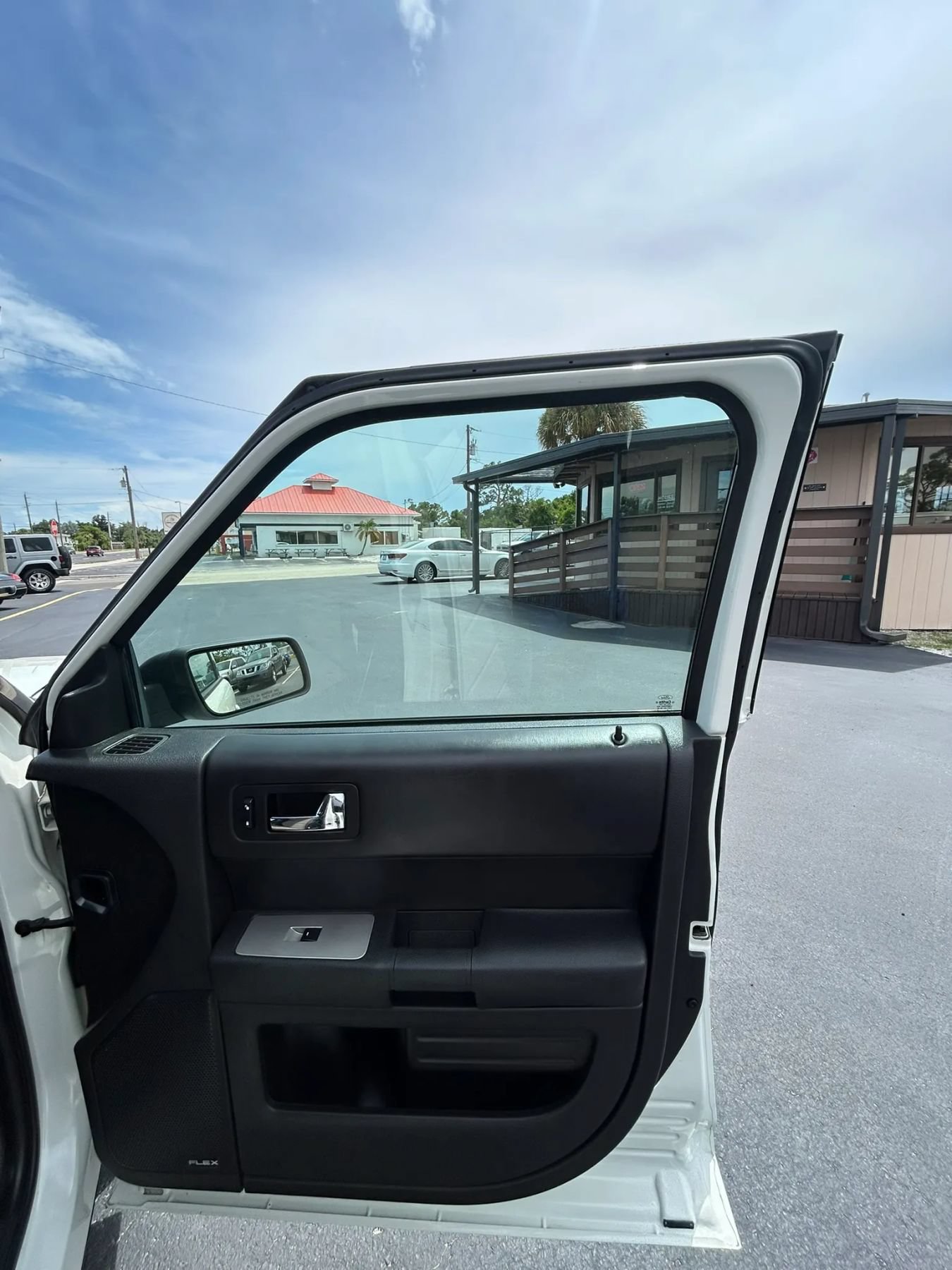 Used 2010 Ford Flex SE FWD image 8
