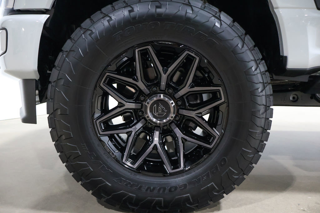 Used 2025 Ford F250 Platinum w/ Platinum Plus Package image 19