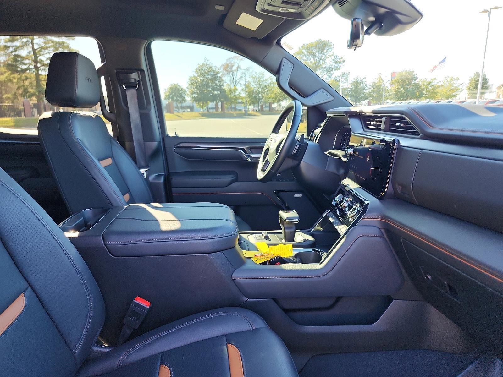 Used 2024 GMC Sierra 1500 AT4 w/ Technology Package image 8