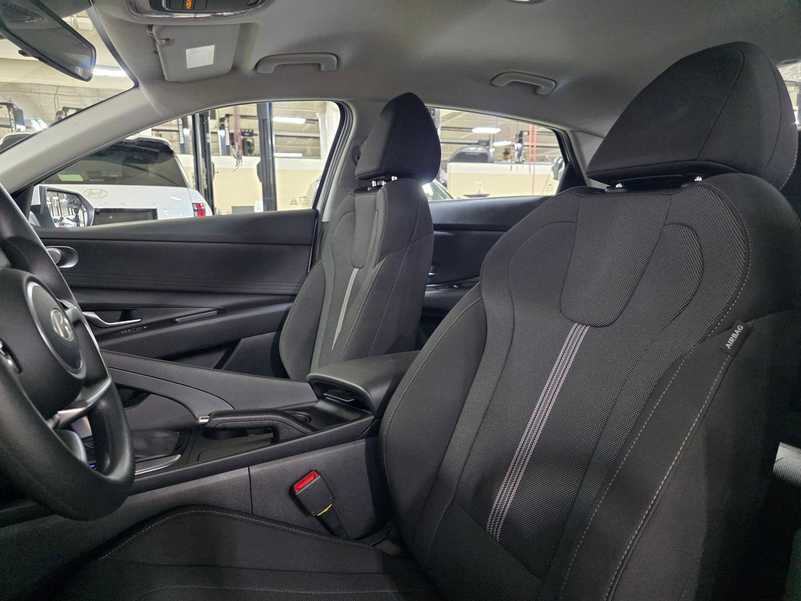 Used 2026 Hyundai Elantra SE FWD image 22