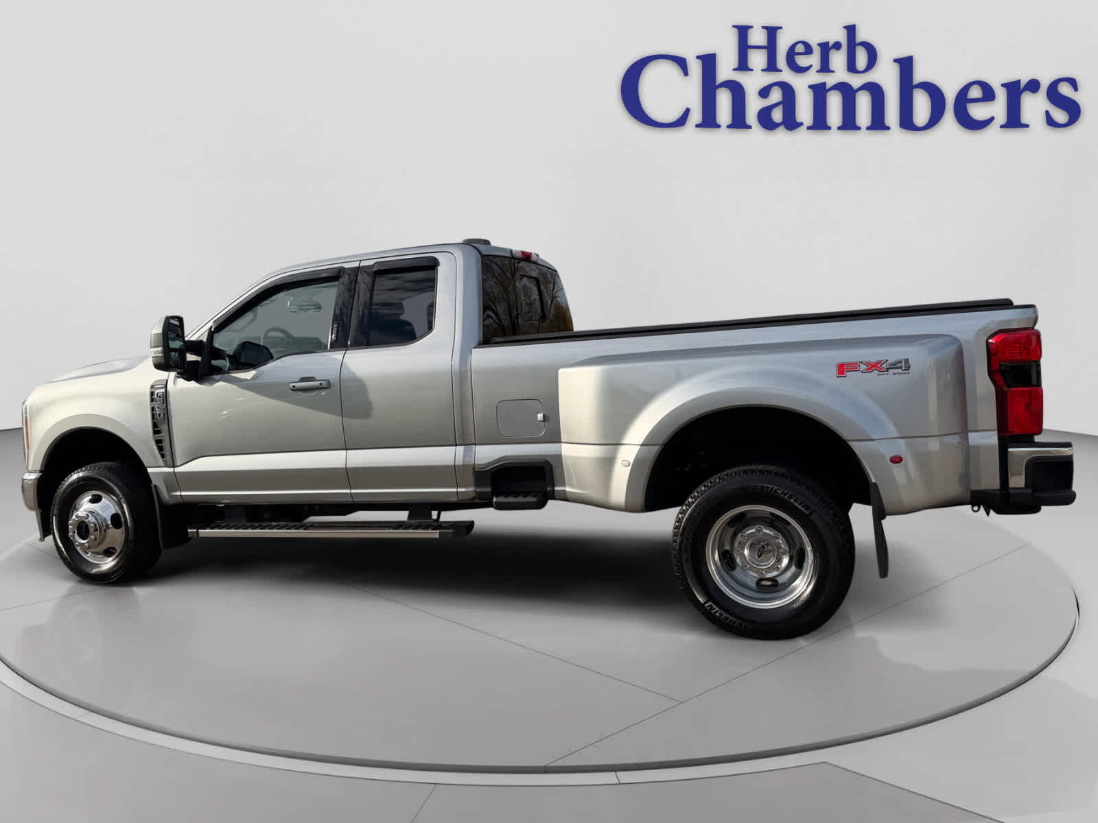 Used 2023 Ford F350 Lariat w/ FX4 Off-Road Package image 9