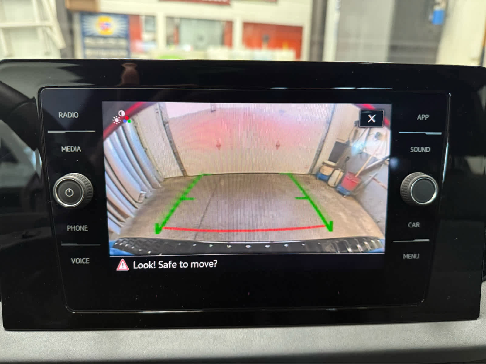 Used 2025 Volkswagen Jetta SE image 30