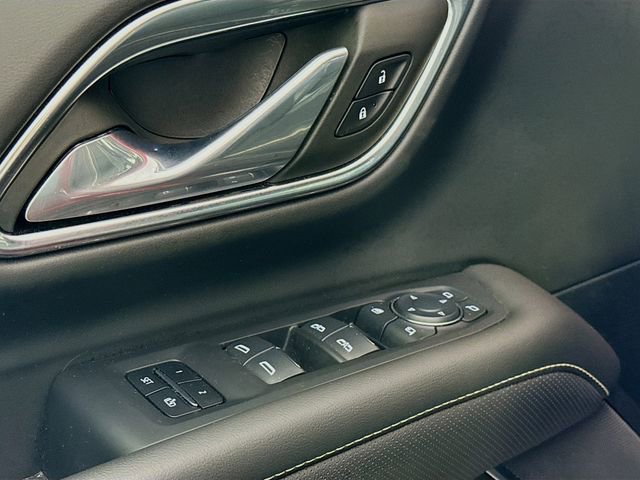 Used 2024 Chevrolet Suburban Premier image 19