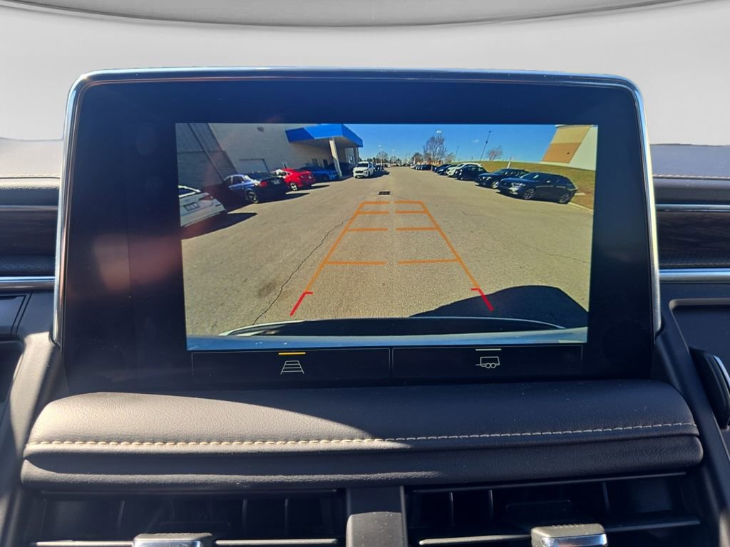 Used 2024 Chevrolet Suburban Premier image 25