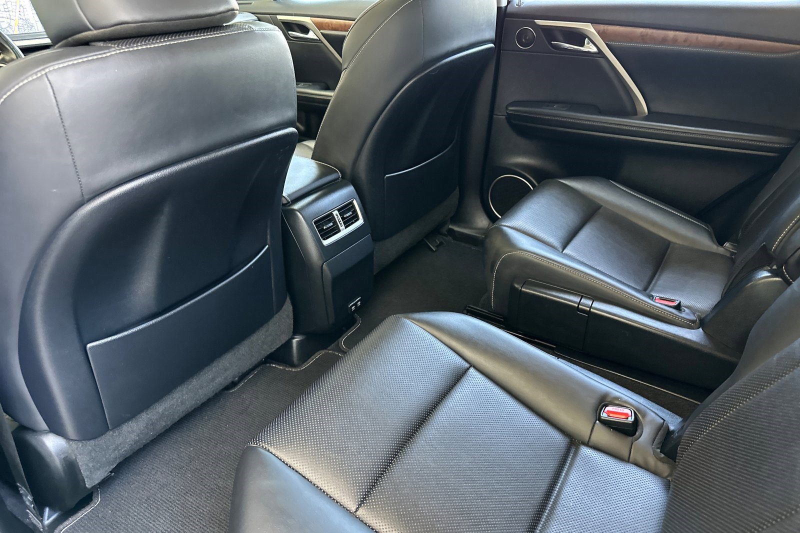 Certified 2022 Lexus RX 450hL AWD w/ Premium Package image 28