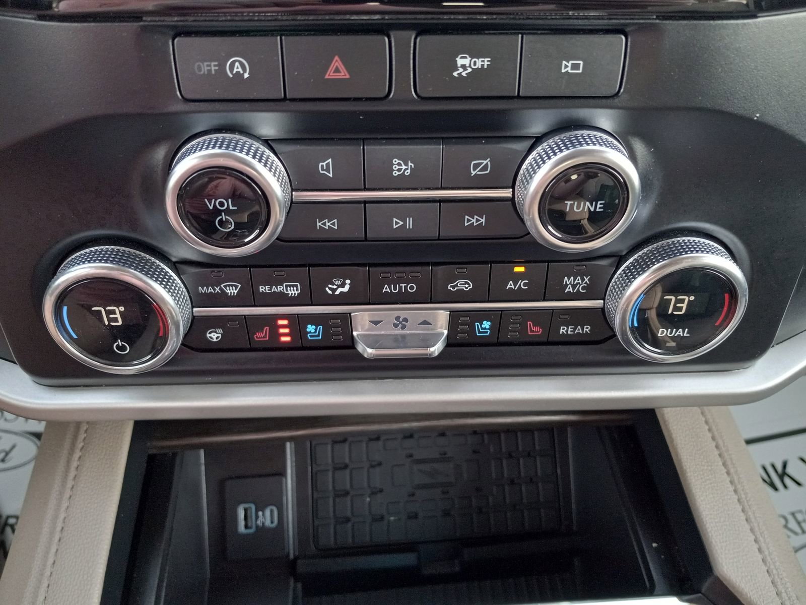 Used 2024 Ford Expedition Limited AWD/4WD image 22
