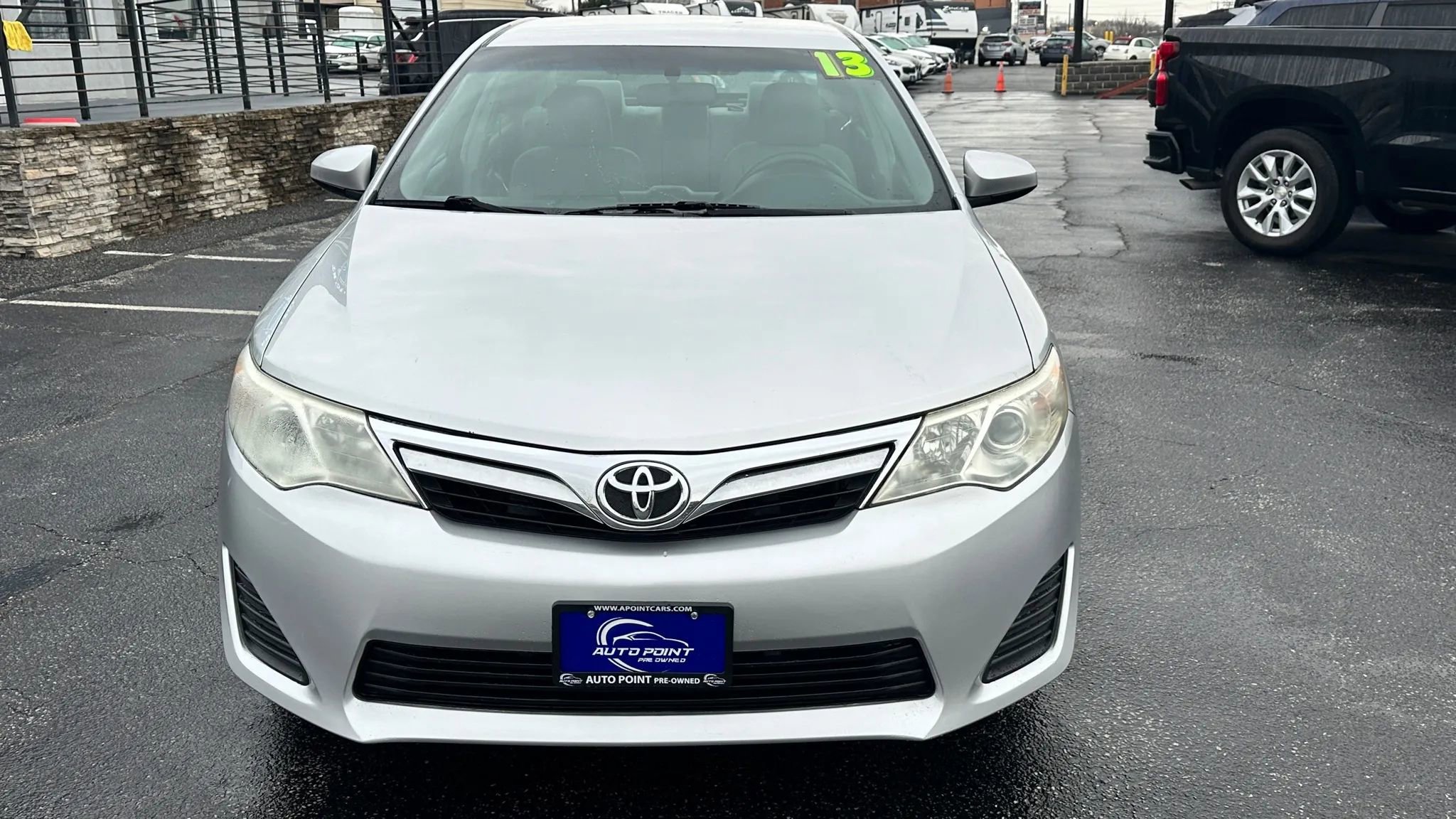 Used 2013 Toyota Camry LE image 2