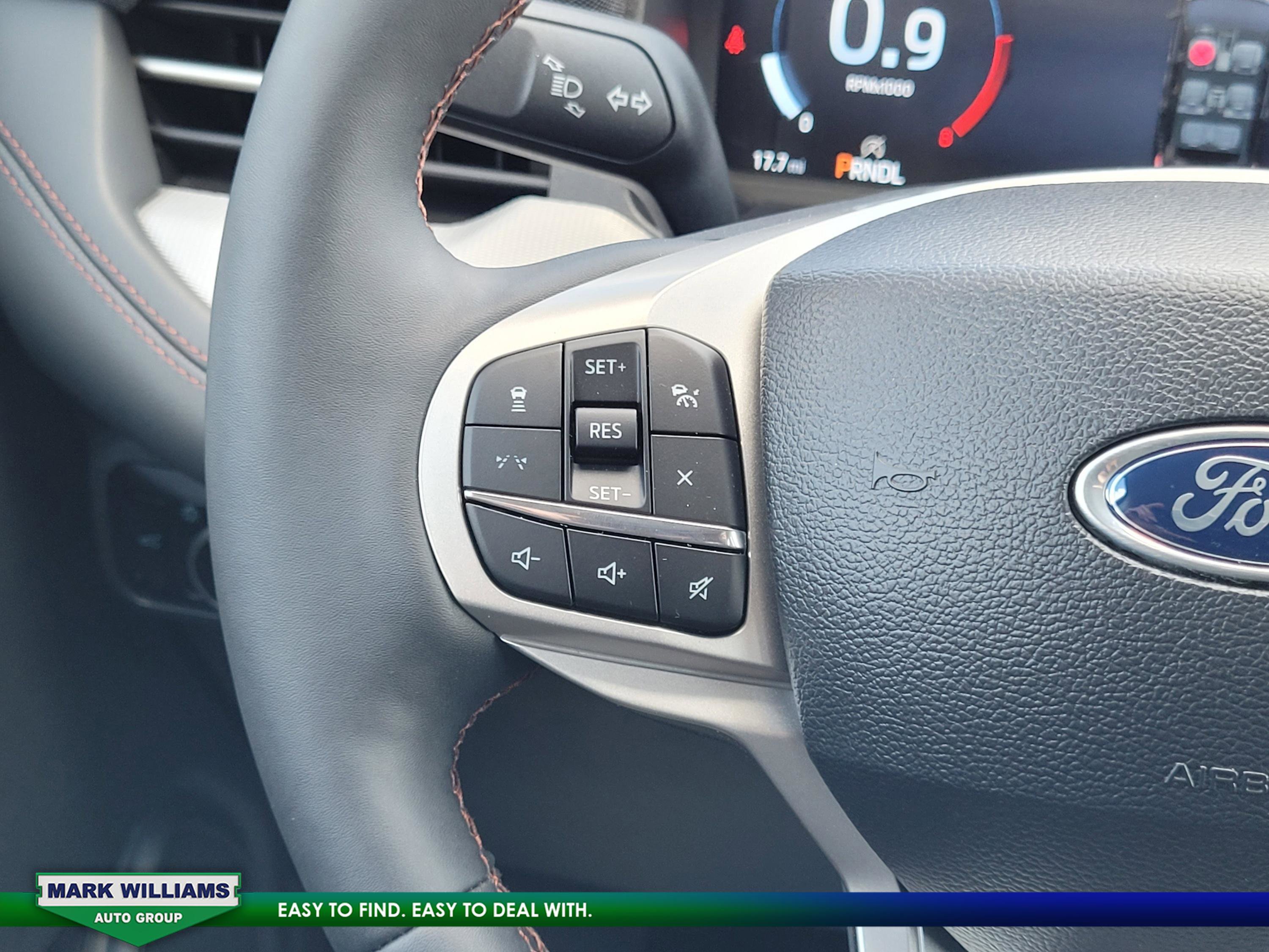 Used 2025 Ford Explorer Active w/ Active Comfort Package image 12