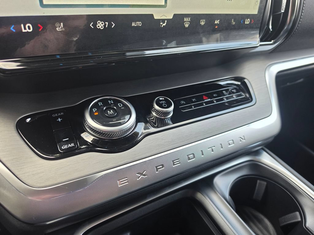 New 2027 Ford Expedition Platinum RWD image 27