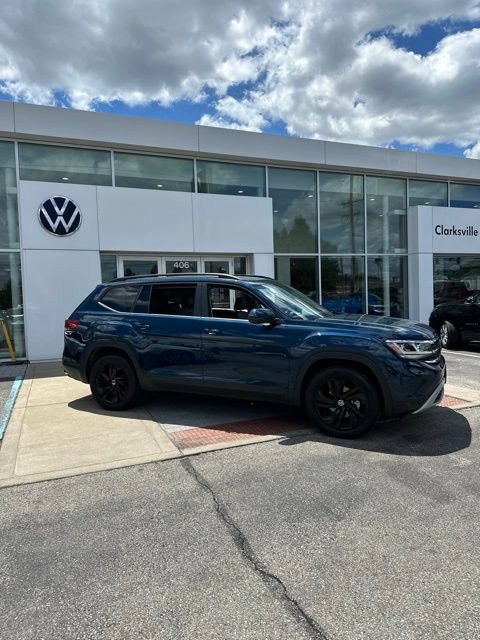 Used 2023 Volkswagen Atlas SE w/ Panoramic Sunroof Package FWD image 4