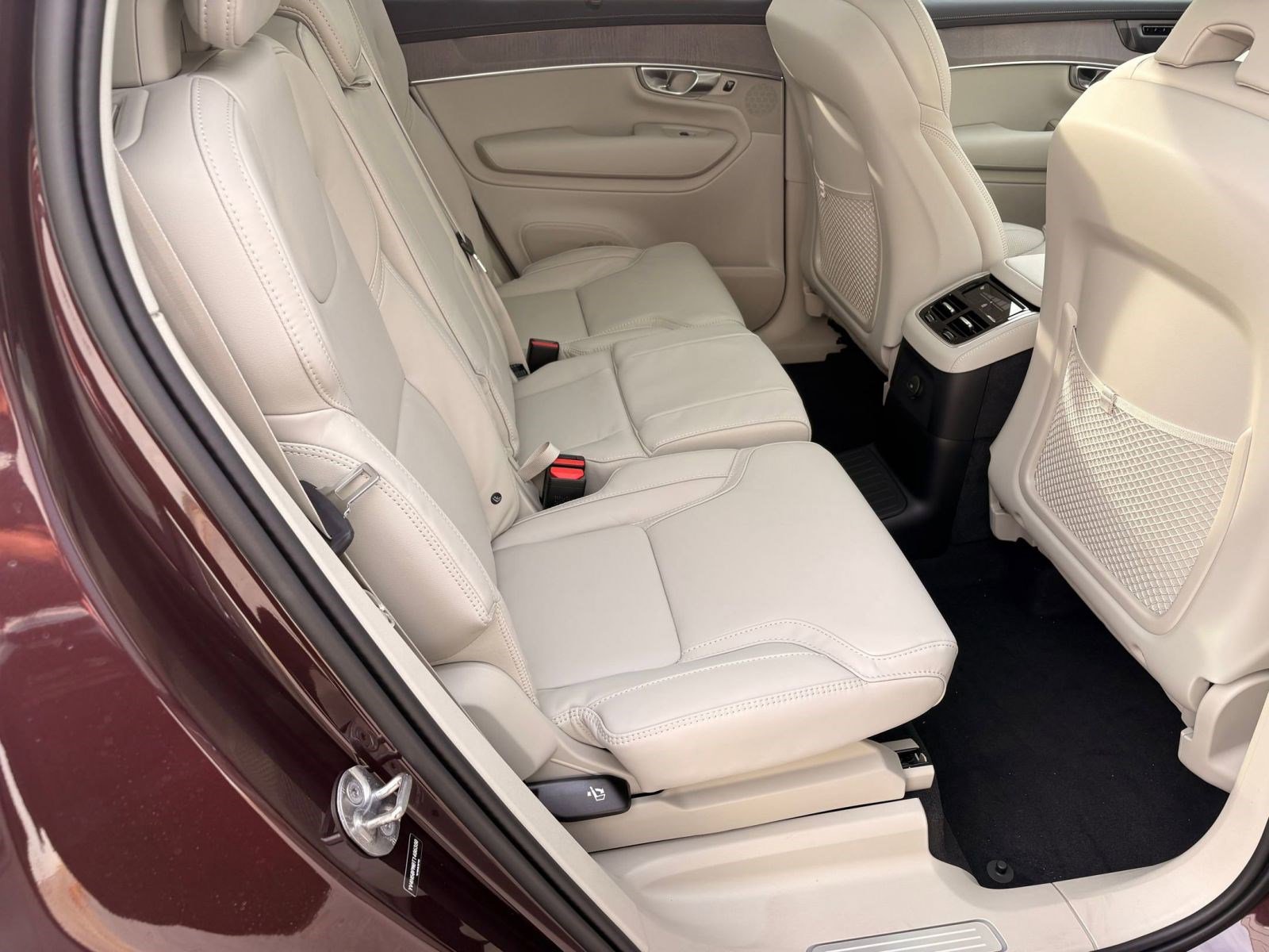 New 2026 Volvo XC90 T8 Ultra w/ Protection Package image 25