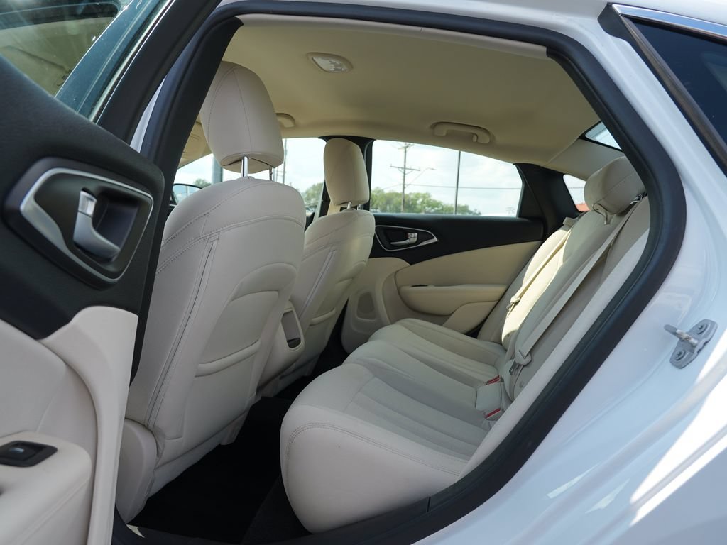 Used 2016 Chrysler 200 Limited w/ Travel & Safety Group FWD image 18