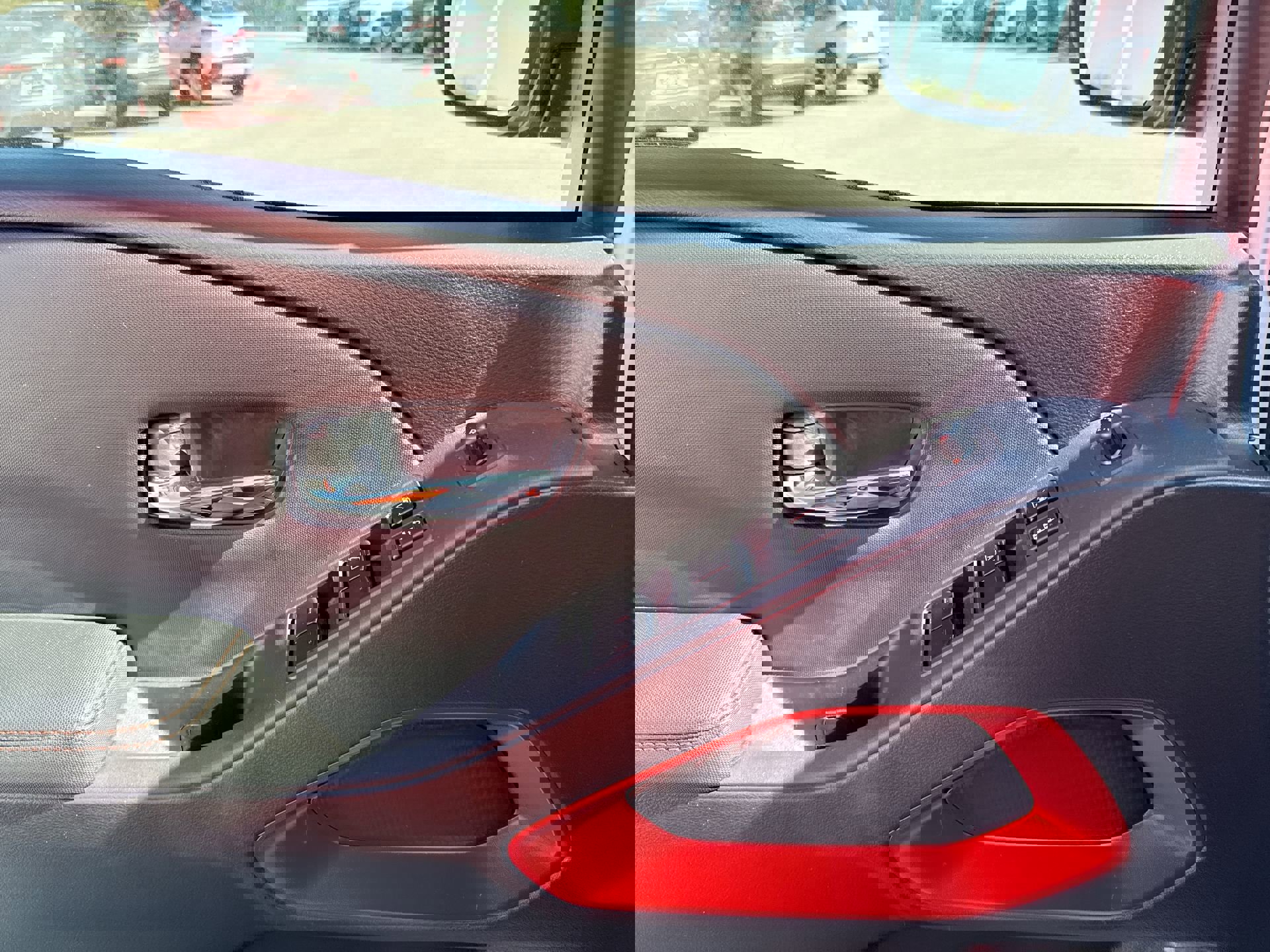 Used 2024 Nissan Frontier PRO-4X w/ Off-Road Protection Package image 15