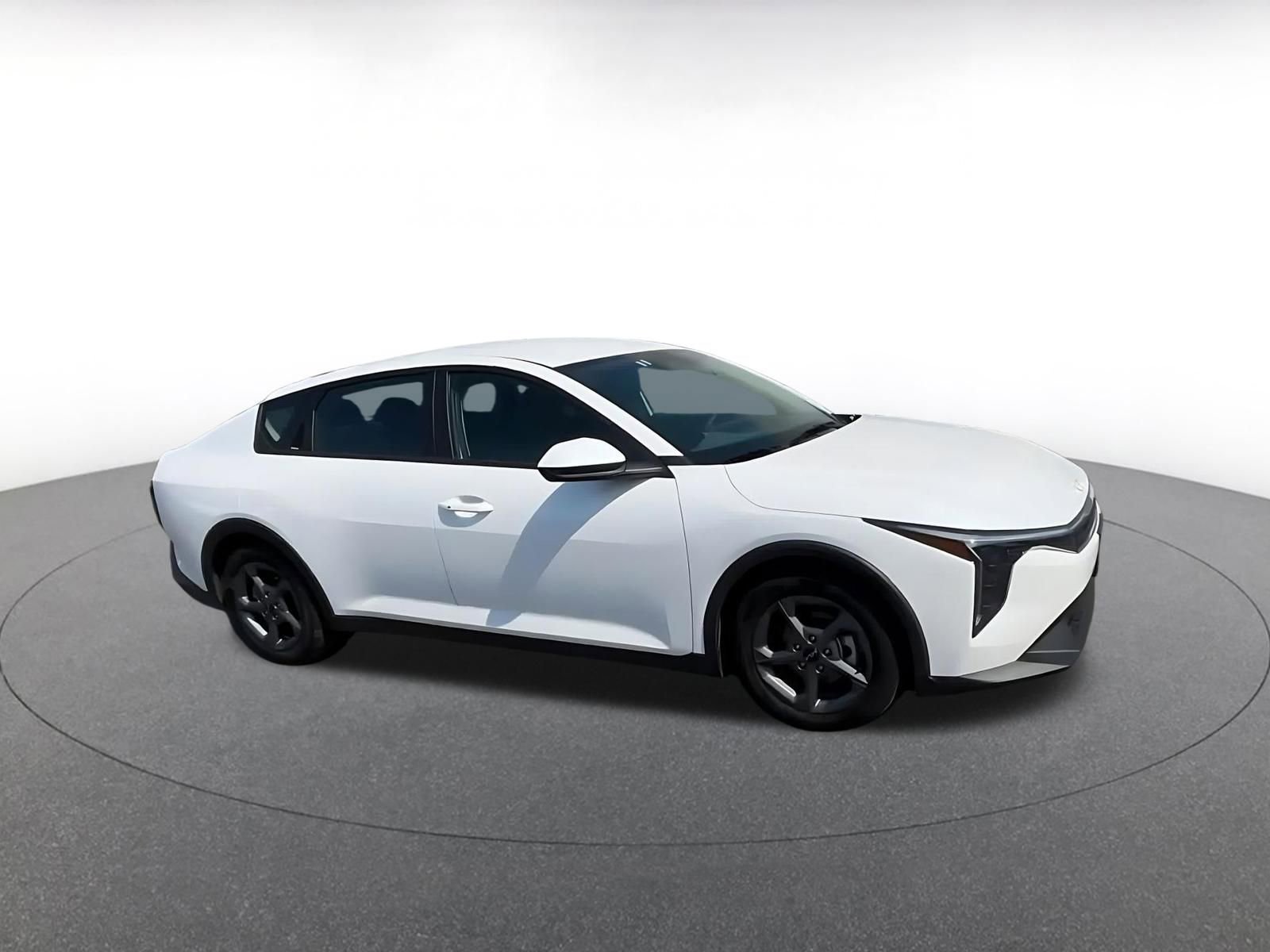 Used 2025 Kia K4 LXS image 2