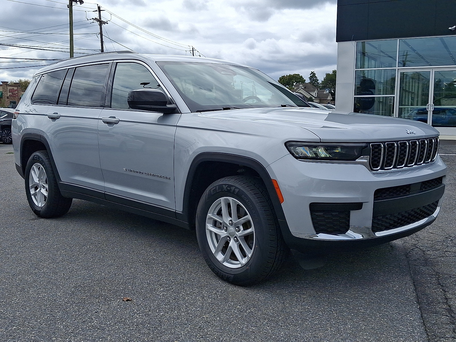 Used 2023 Jeep Grand Cherokee L Laredo w/ Luxury Tech Group I