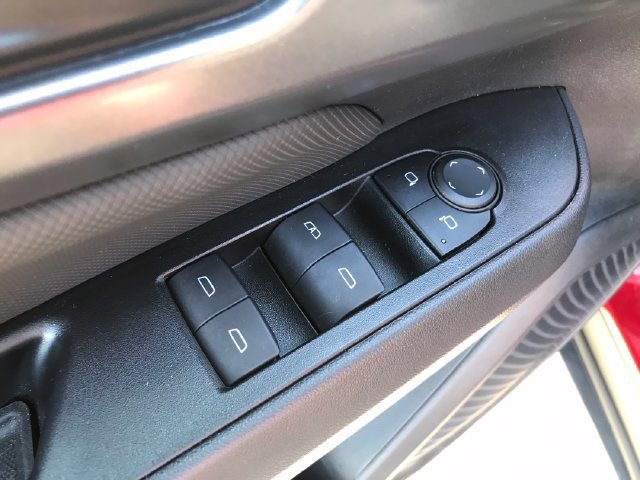 Used 2025 Chevrolet Equinox EV RS FWD image 19