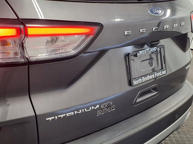 Used 2021 Ford Escape Titanium image 28