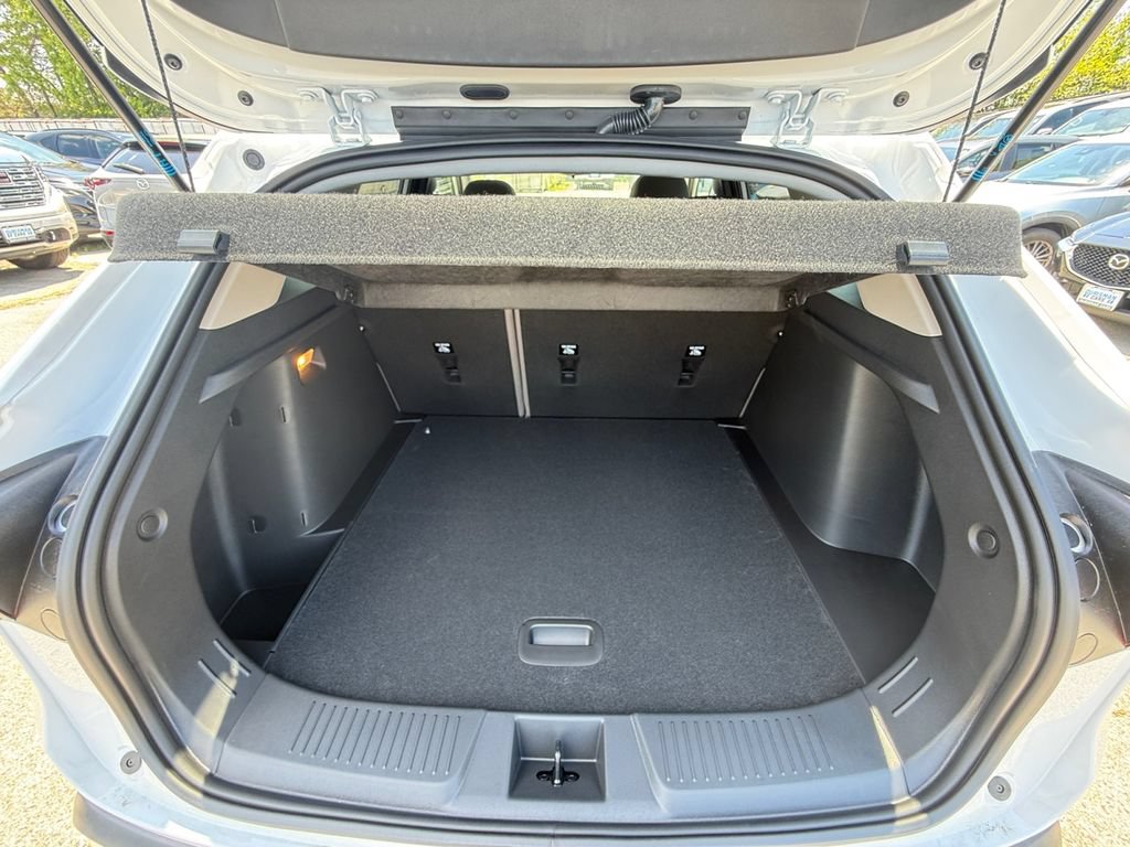New 2026 Chevrolet Trax ACTIV w/ Sunroof Package FWD image 25