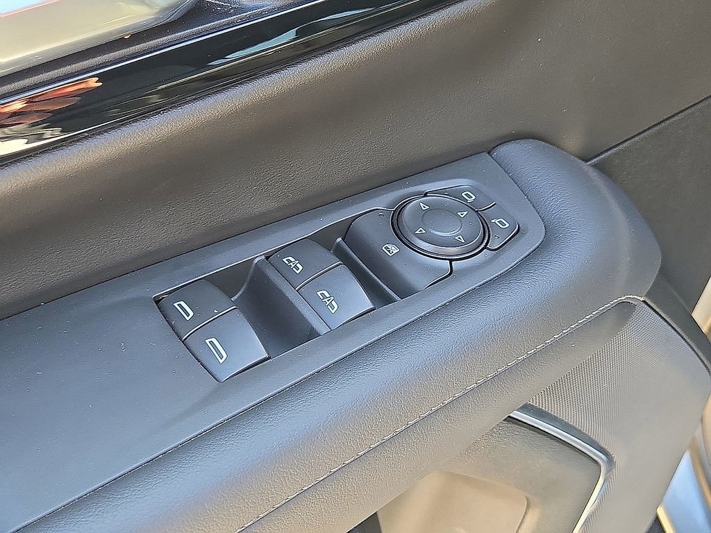 Used 2026 Chevrolet Tahoe LT RWD image 24