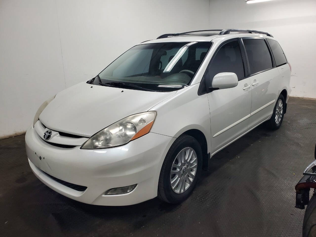 Used 2007 Toyota Sienna FWD image 1