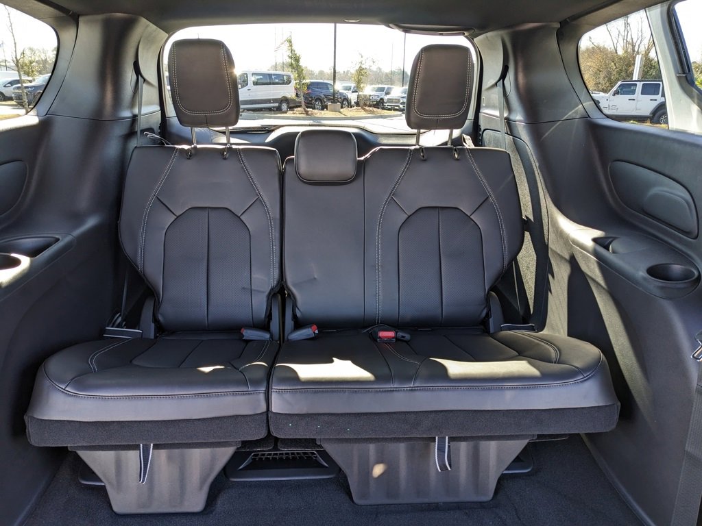 New 2026 Chrysler Voyager LX image 39