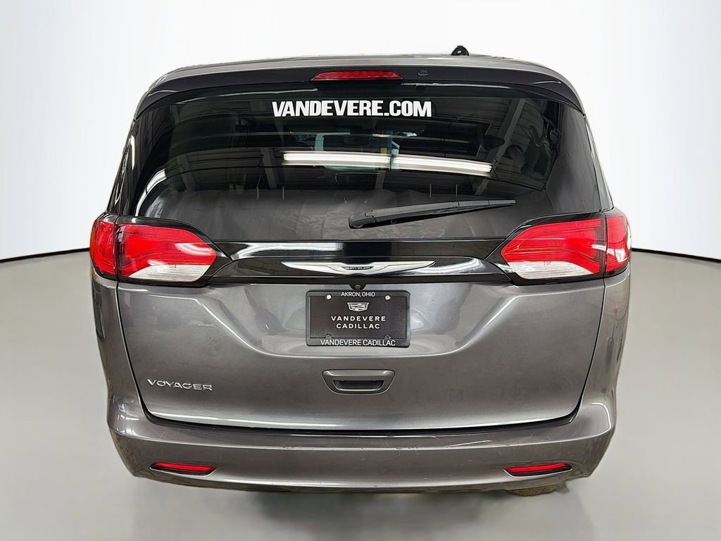 Used 2023 Chrysler Voyager LX image 6