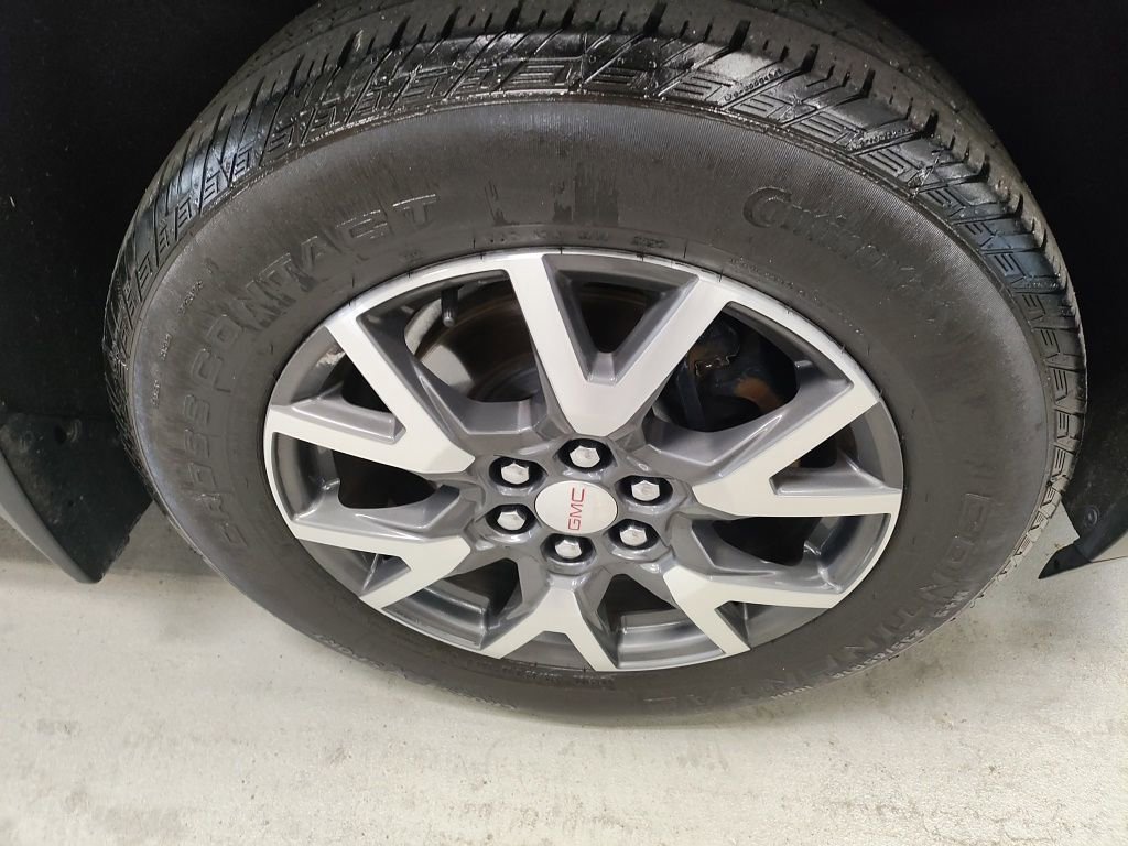 Used 2020 GMC Acadia SLE w/ Driver Convenience Package FWD image 4