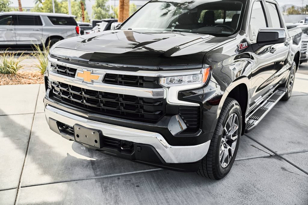 Used 2022 Chevrolet Silverado 1500 LT AWD/4WD image 6