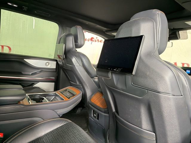 Used 2025 Lincoln Navigator Black Label AWD/4WD image 19