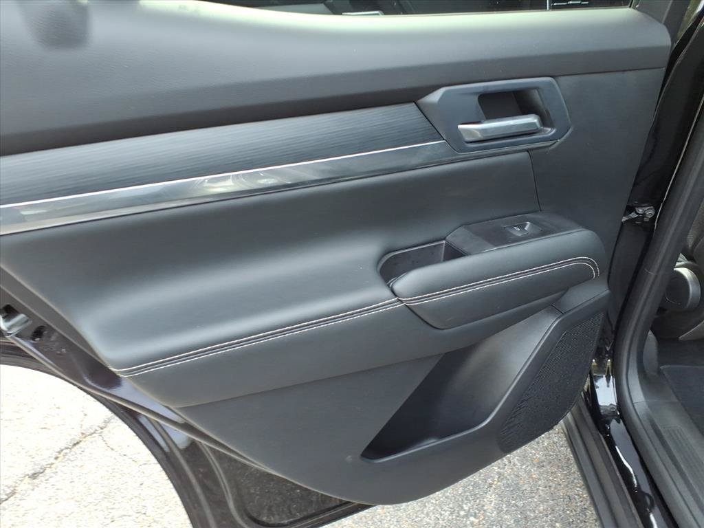 Used 2025 GMC Terrain Elevation w/ Technology Package II AWD/4WD image 19