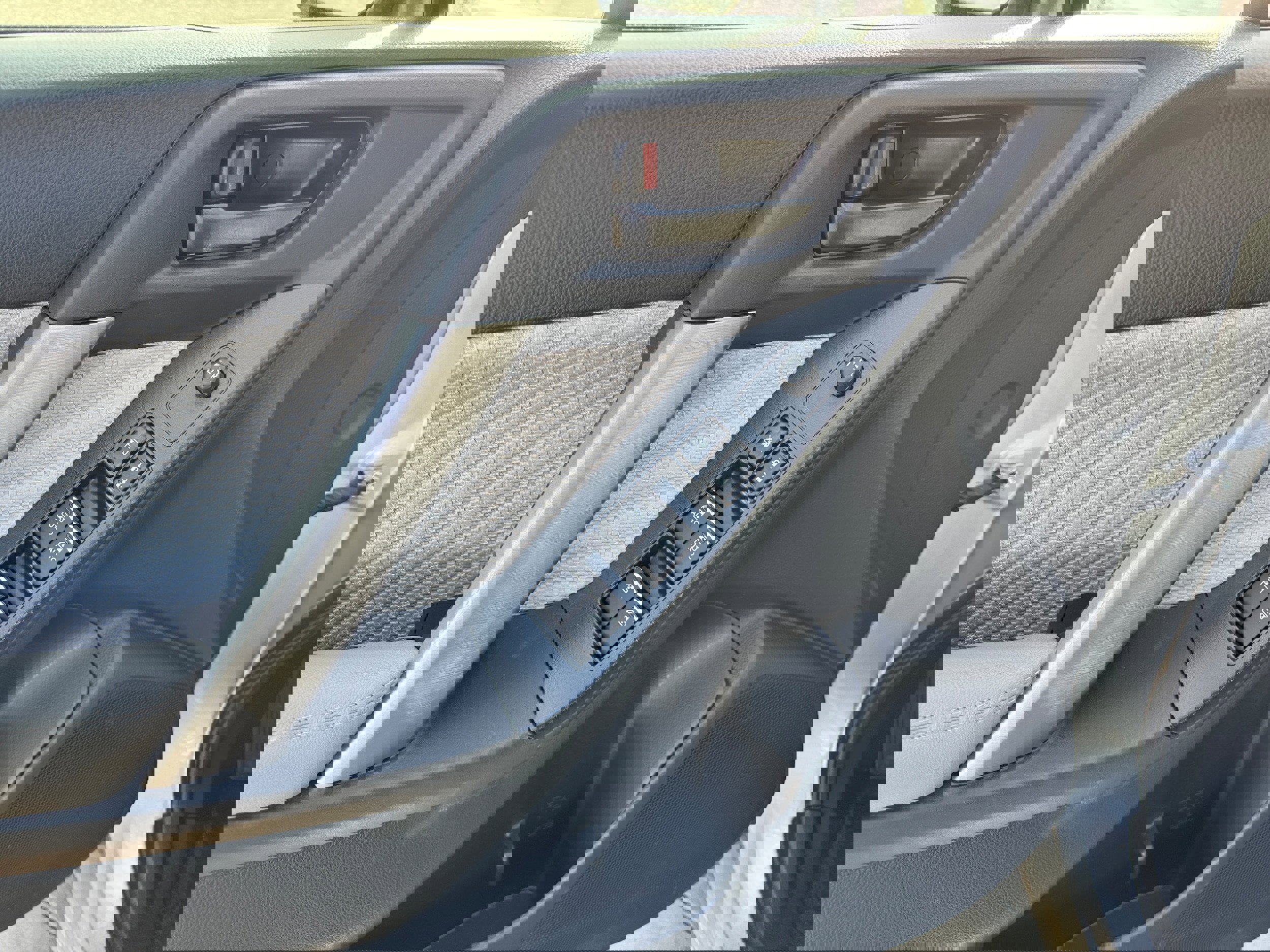 Used 2017 Subaru Forester 2.5i Premium w/ All-Weather Package image 14