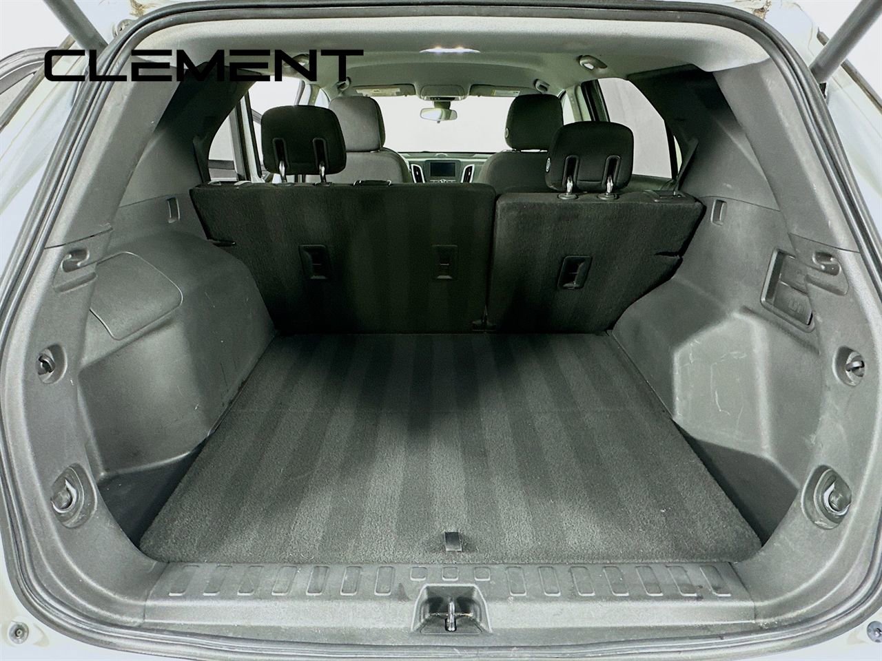 Used 2020 Chevrolet Equinox LT w/ Driver Convenience Package image 11