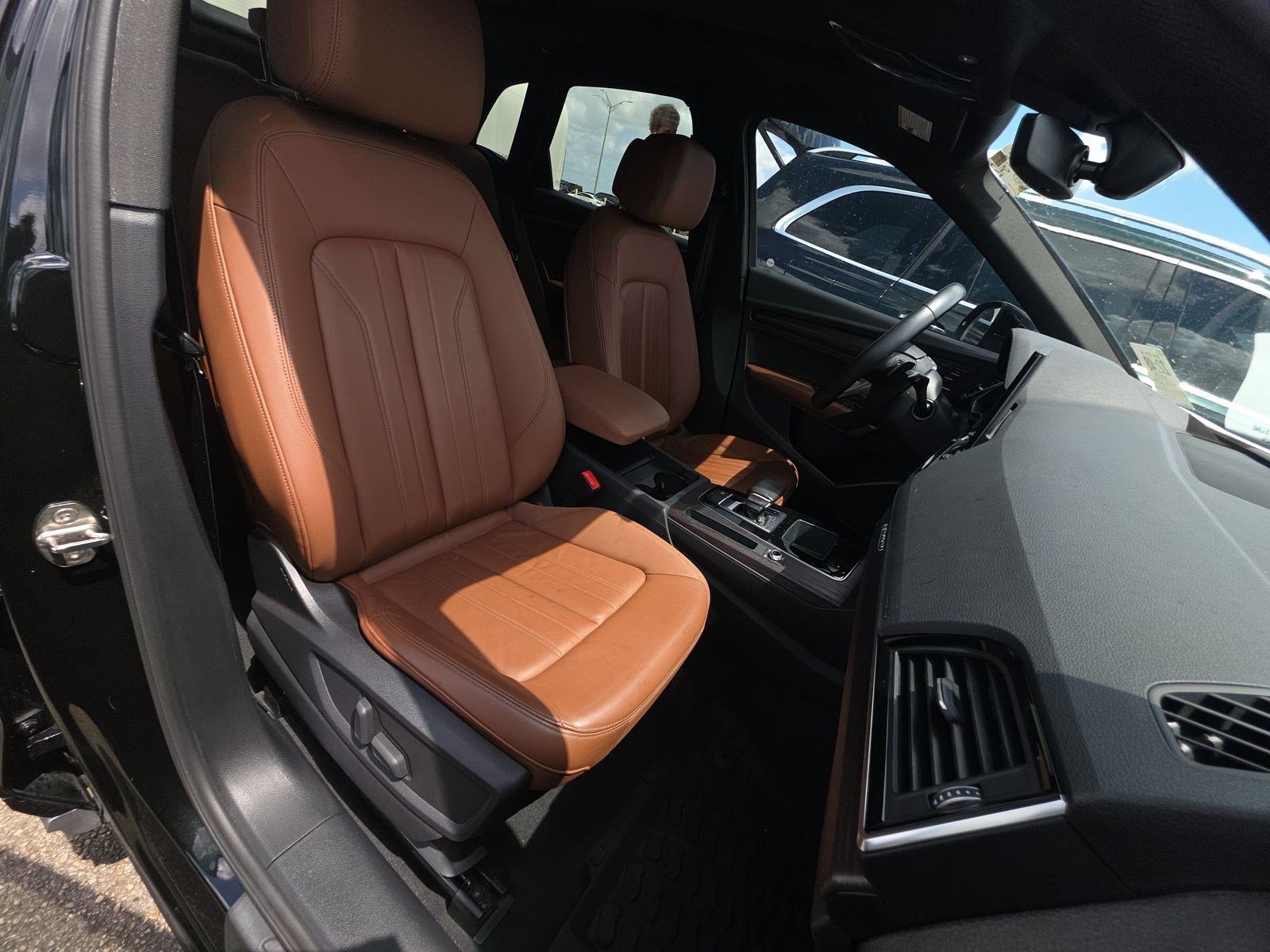 Used 2023 Audi Q5 2.0T Premium w/ Convenience Package AWD/4WD image 11
