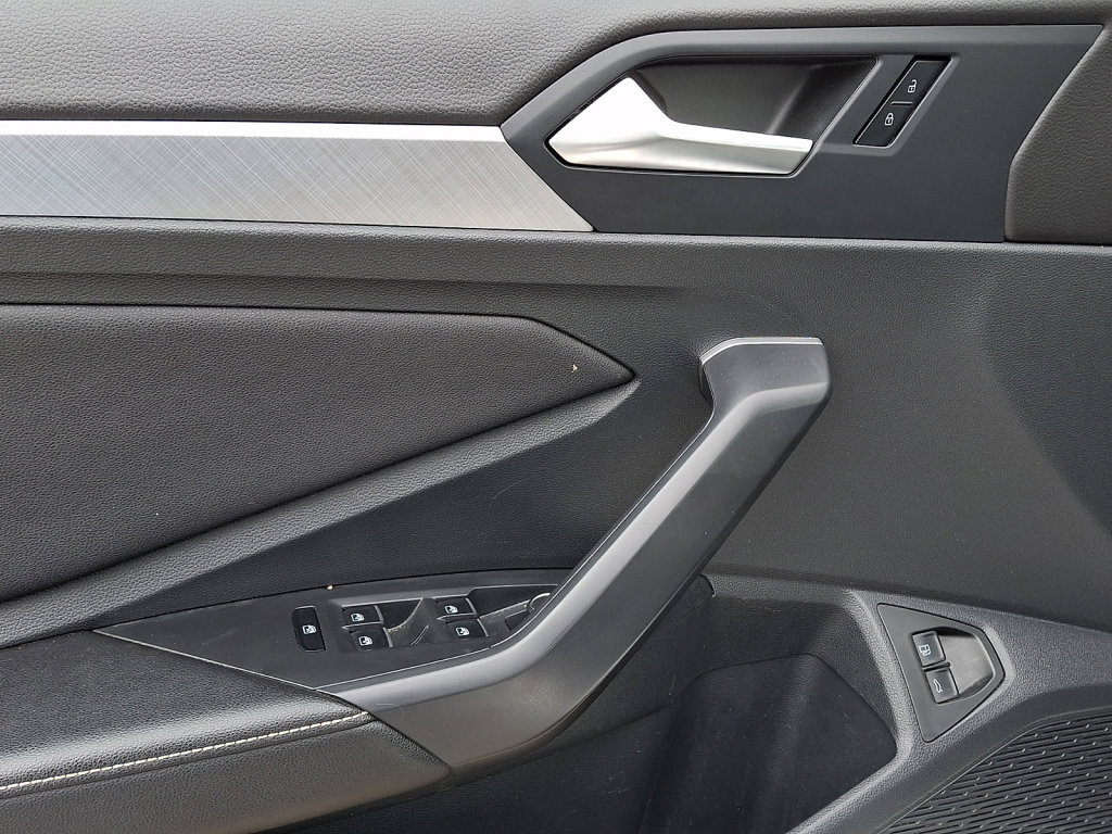 Used 2024 Volkswagen Jetta SE image 17