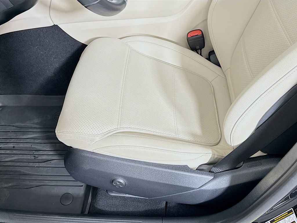 Used 2024 Mercedes-Benz GLC 300 4MATIC image 18