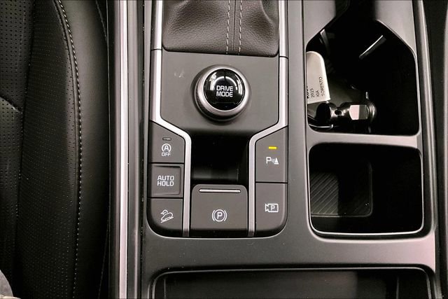Used 2025 Kia Sorento S image 28