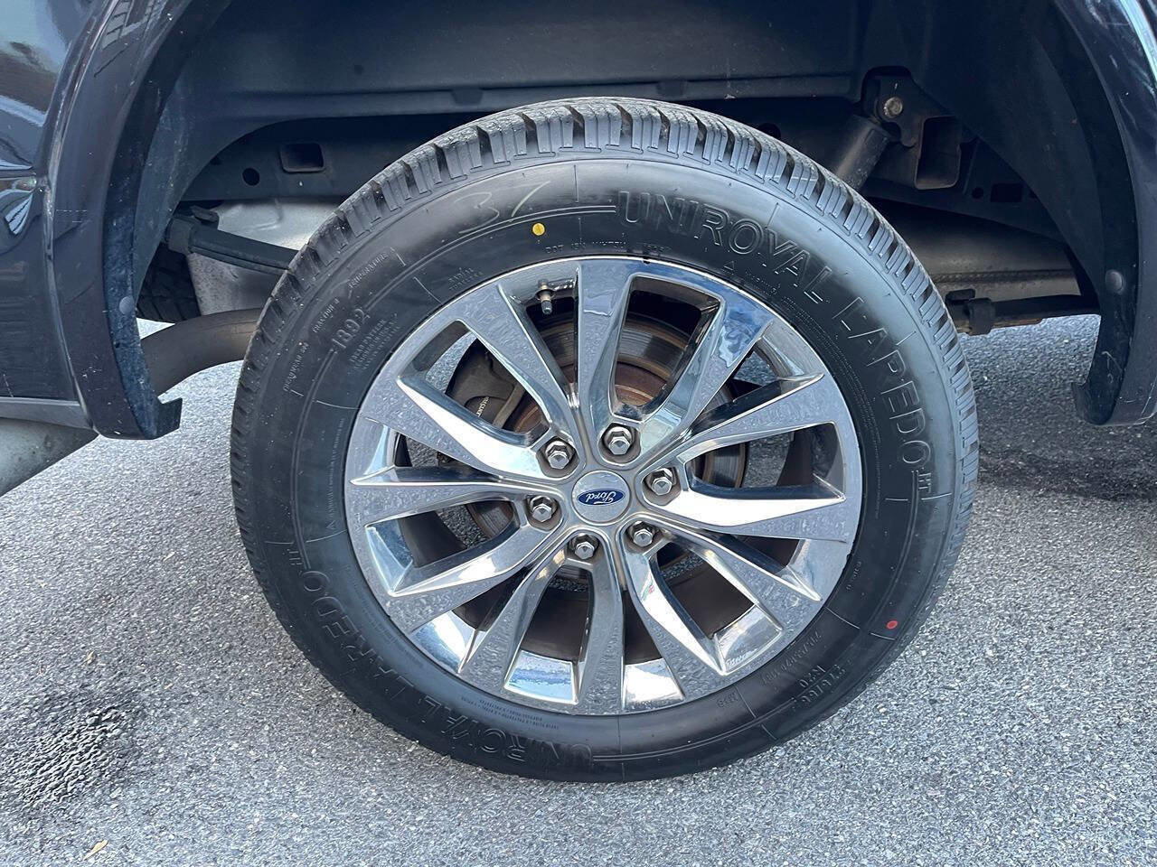 Used 2017 Ford F150 Lariat image 13