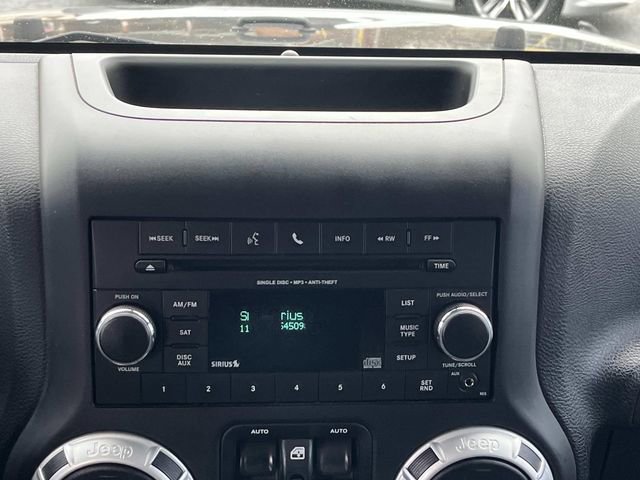 Used 2016 Jeep Wrangler Unlimited Sahara w/ Connectivity Group image 12