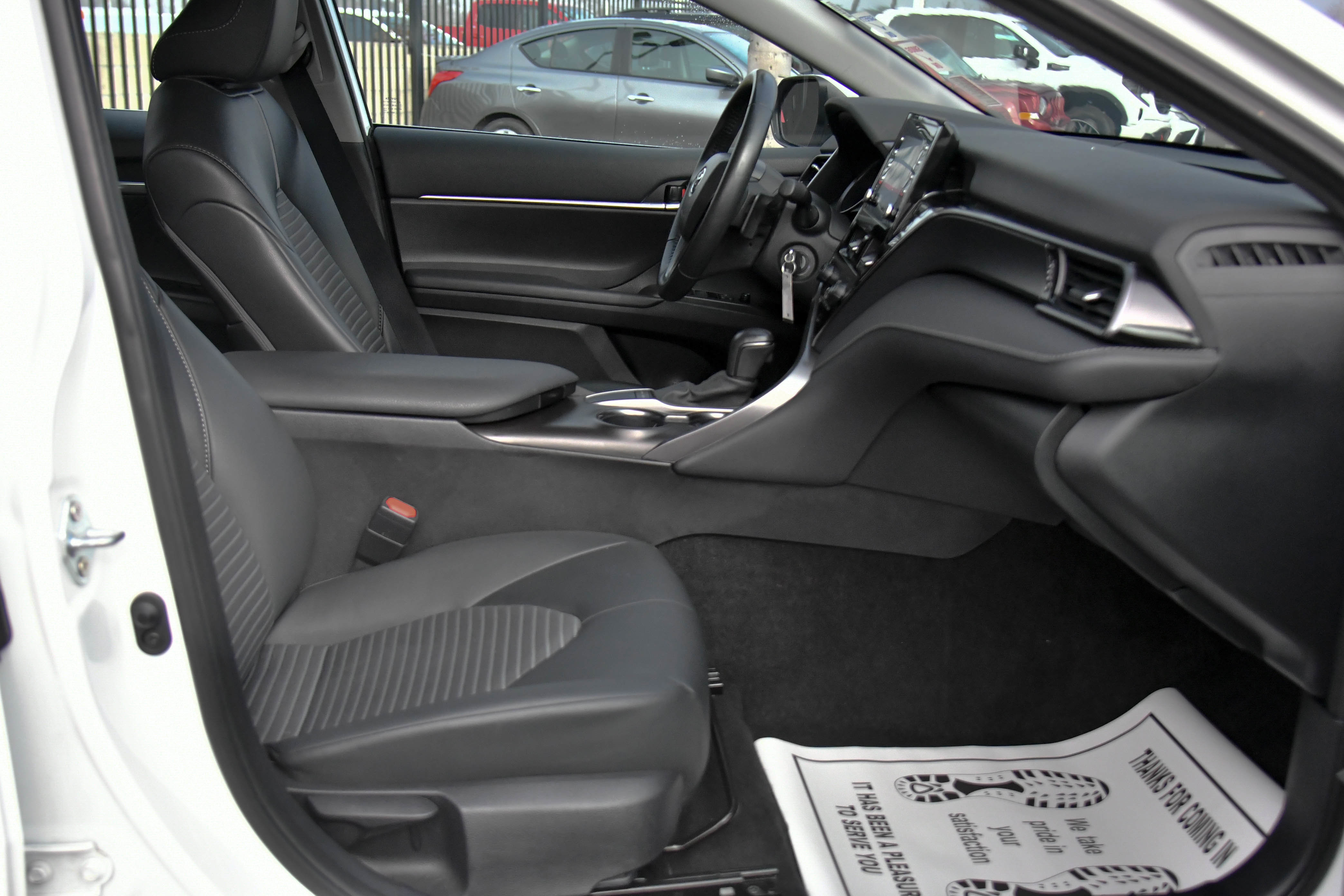 Used 2024 Toyota Camry SE image 40