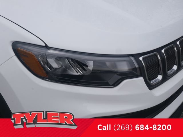 Used 2022 Jeep Compass Latitude image 10