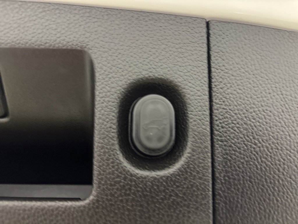 Used 2017 Chevrolet Suburban Premier image 34