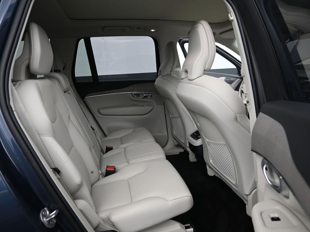 Certified 2024 Volvo XC90 B5 Plus w/ Protection Package image 17