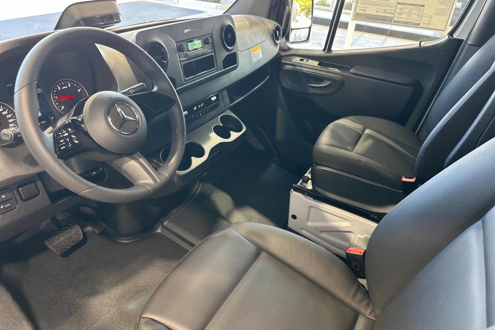 New 2025 Mercedes-Benz Sprinter 2500 image 10