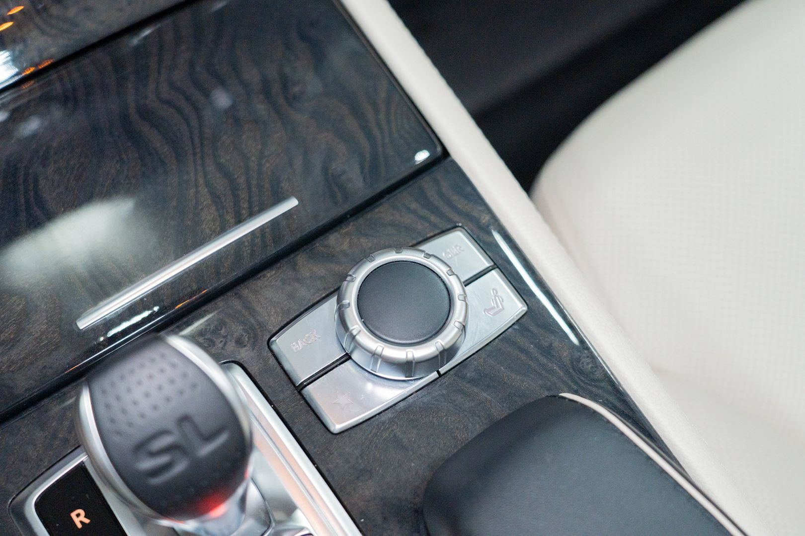 Used 2013 Mercedes-Benz SL 550 image 46