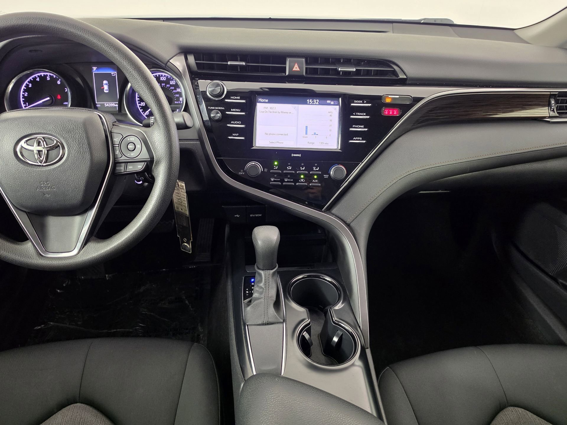 Used 2020 Toyota Camry LE FWD image 34