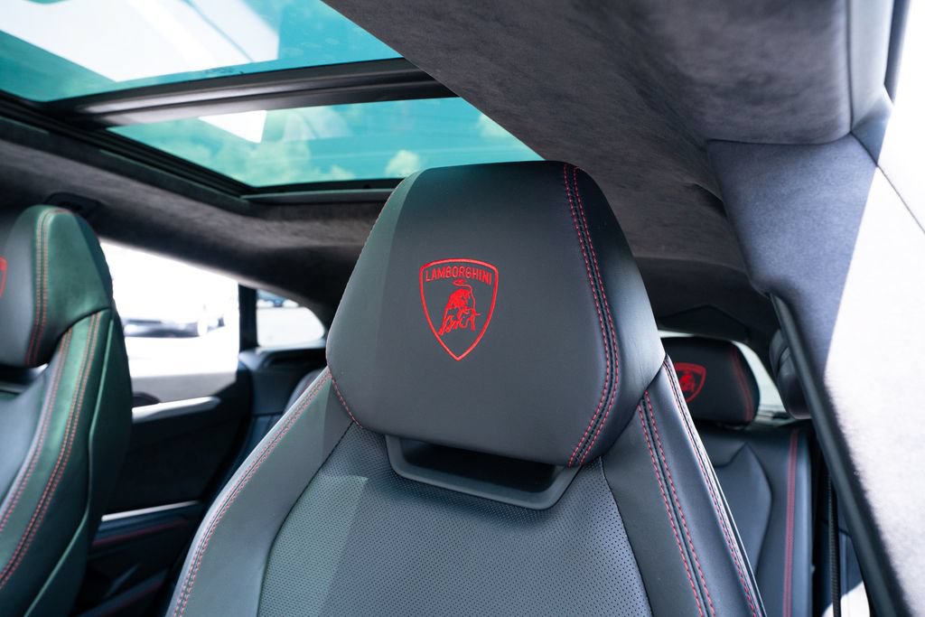 Used 2021 Lamborghini Urus AWD/4WD image 34