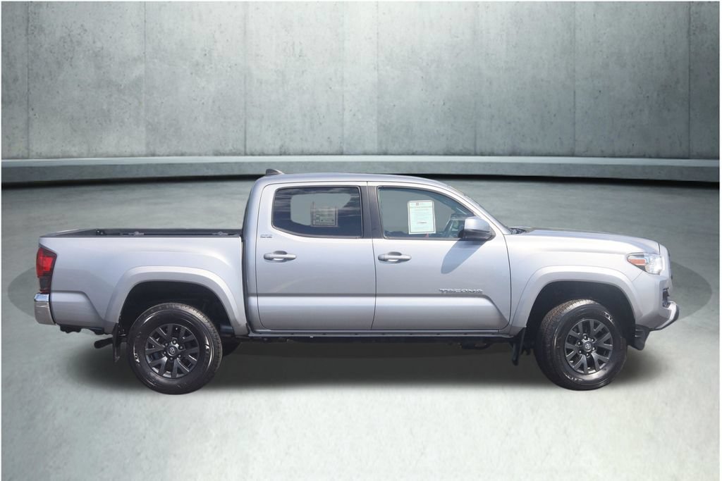 Certified 2021 Toyota Tacoma SR5 AWD/4WD image 16